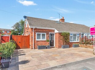 3 bedroom semi-detached house for sale in Springfield Way, York, North Yorkshire, YO31