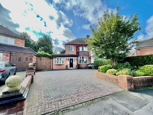 3 bedroom semi-detached house for sale in Wells Green Rd, Solihull, West Midlands, B92