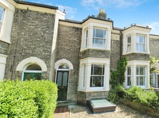 3 bedroom terraced house for sale in Albert Crescent, Bury St Edmunds, IP33