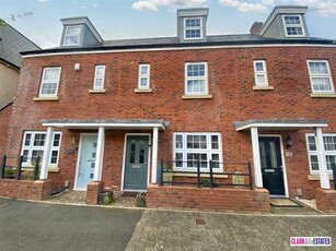 3 bedroom terraced house for sale in Dart Avenue, Seabrook Orchards, Exeter, EX2