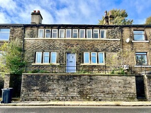 3 bedroom terraced house for sale in Northgate, Almondbury, Huddersfield, HD5
