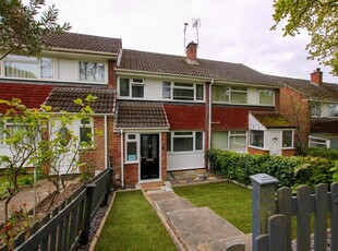 3 bedroom terraced house for sale in Petworth Gardens, Lordswood, Southampton, SO16