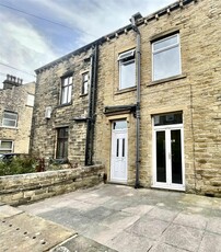 3 bedroom terraced house for sale in Union Street, Lindley, HD3
