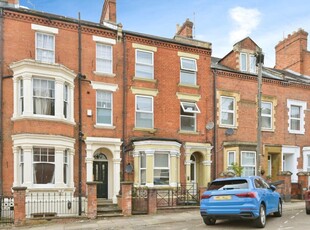 3 bedroom terraced house for sale in Victoria Road, Northampton, NN1