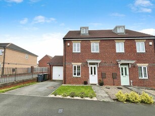 3 bedroom town house for sale in Carrigill Drive, Newcastle Upon Tyne, NE12