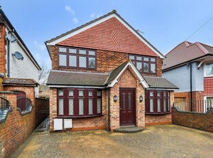 4 Bed House For Sale in Slough, Berkshire, SL1 - 5308181