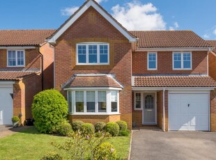 4 Bed House For Sale in Thatcham, Berkshire, RG18 - 5405153
