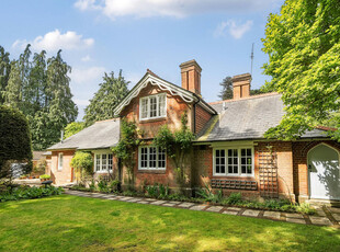 4 bedroom detached house for sale in Bassett Wood, Bassett, Southampton, Hampshire, SO16