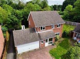 4 bedroom detached house for sale in Brundall Close, Abington Vale. Northampton NN3