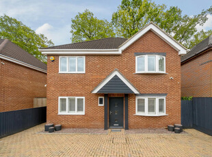 4 bedroom detached house for sale in Burgess Road, Bassett, Southampton, Hampshire, SO16