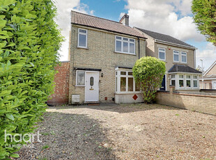 4 bedroom detached house for sale in Coldhams Lane, Cambridge, CB1