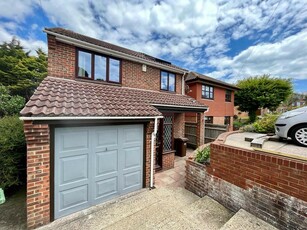 4 bedroom detached house for sale in Framfield Way, Eastbourne, BN21