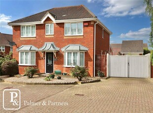4 bedroom detached house for sale in Lotus Close, Ipswich, Suffolk, IP1