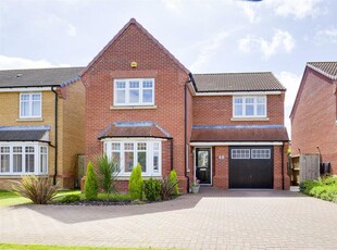 4 bedroom detached house for sale in Lovesey Avenue, Hucknall, Nottinghamshire,NG15 6WQ, NG15