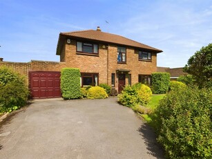 4 bedroom detached house for sale in Maidenhall, Highnam, Gloucester, GL2