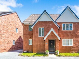 4 bedroom detached house for sale in Millers Grove, Woodley, Reading, RG5