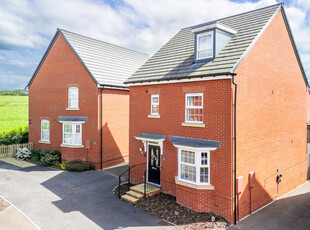 4 bedroom detached house for sale in Pipit Close, Hunts Grove, Hardwicke, Gloucester, GL2