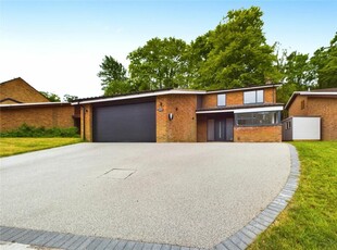 4 bedroom detached house for sale in Skerritt Way, Purley on Thames, Reading, Berkshire, RG8