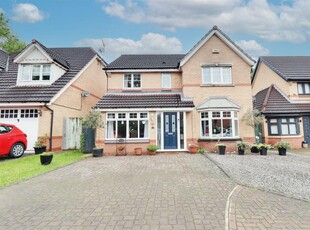 4 bedroom detached house for sale in St. Marys Close, Hessle, HU13