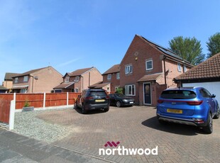 4 bedroom detached house for sale in St Marys Drive, Dunsville, Doncaster, DN7