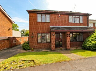 4 bedroom detached house for sale in Wickett Hern Road, Armthorpe, Doncaster, DN3