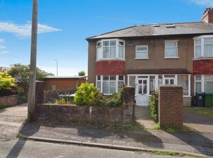 4 bedroom end of terrace house for sale in Barrington Road, Cardiff, CF14