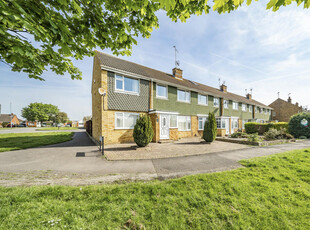 4 bedroom end of terrace house for sale in Kingsthorpe Grove, Swindon, Wiltshire, SN3