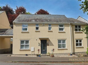 4 bedroom end of terrace house for sale in Ramsey Gardens, Plymouth, PL5