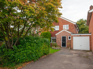 4 Bedroom Semi-detached House For Rent In Henley-on-thames, Oxfordshire