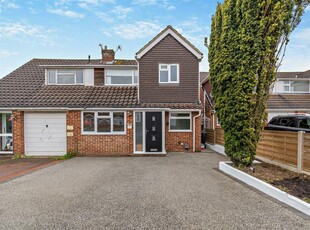 4 bedroom semi-detached house for sale in Aviemore Gardens, Bearsted, Maidstone, ME14