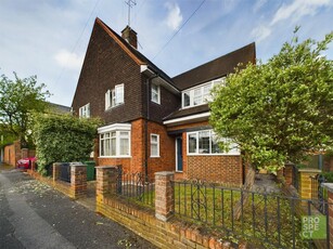 4 bedroom semi-detached house for sale in Coley Park Road, Reading, Berkshire, RG1