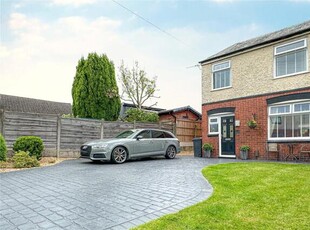 4 Bedroom Semi-detached House For Sale In Oldham, Greater Manchester