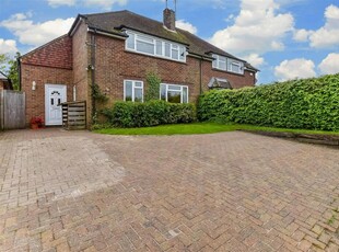 4 bedroom semi-detached house for sale in Roseacre Lane, Bearsted, Maidstone, Kent, ME14