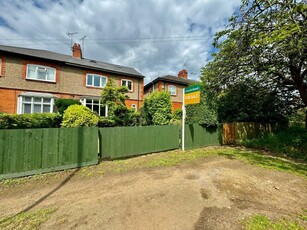 4 bedroom semi-detached house for sale in Wellingborough Road, Abington, Northampton NN3