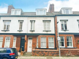 4 bedroom terraced house for sale in Queen Annes Road, Bootham, YO30