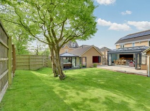 5 bedroom detached house for sale in Haywain Close, Groundwell, Swindon, SN25