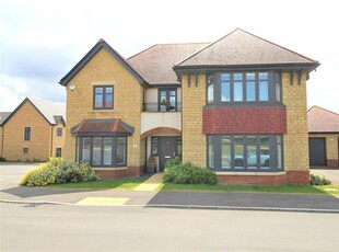 5 bedroom detached house for sale in Onyx Close, Abbey Farm, Swindon, Wiltshire, SN25