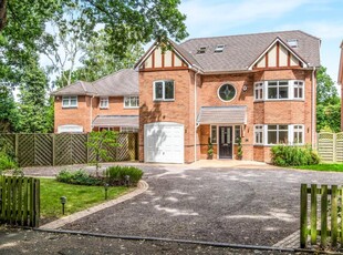 5 bedroom detached house for sale in St. Bernards Road, Solihull, West Midlands, B92