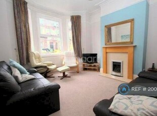 5 Bedroom Terraced House To Rent