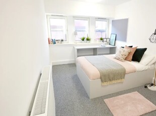 Room in a Shared Flat, S1 2Er, S1
