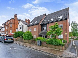 Studio flat for sale in Worley Road, St. Albans, AL3