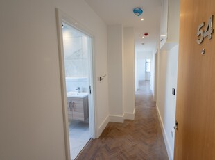 2 Bed Flat, Tower Building 22 Water Street, L3