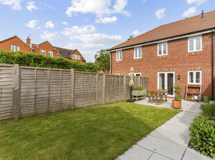 2 bedroom property for sale in Brewers Close, Alton, GU34