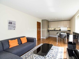 3 bedroom apartment to rent London, W3 7FL