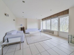 3 Bedroom Flat For Sale