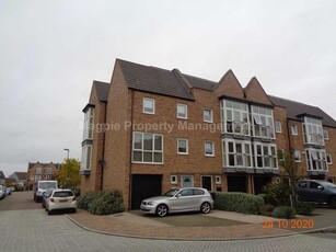4 bedroom end of terrace house to rent St Neots, PE19 6QZ