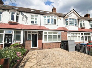4 bedroom terraced house to rent London, SW20 9LX