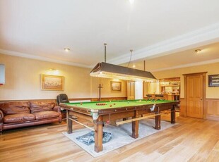 5 Bedroom Semi-detached House For Sale In Brentwood