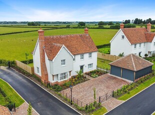 Detached House for sale with 4 bedrooms, West Field Lane, St. Osyth | Fine & Country