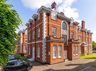 Flat for sale with 2 bedrooms, Cambridge House, Bluecoats Avenue | Fine & Country